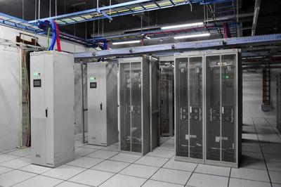 虹橋之上，數據飛馳 國際互聯網數據專用通道開通，首批企業率先駛入網絡“高速直達列車”